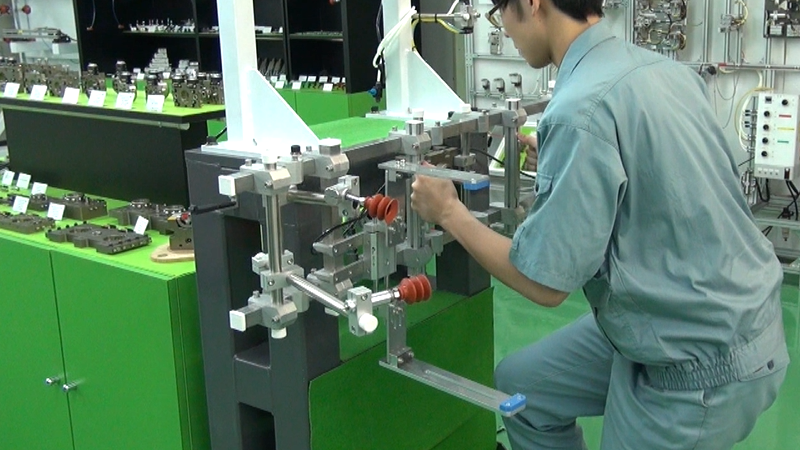 Chuck manual exchange B